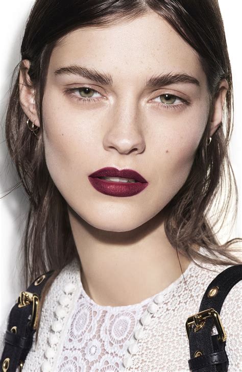 burberry runway makeup